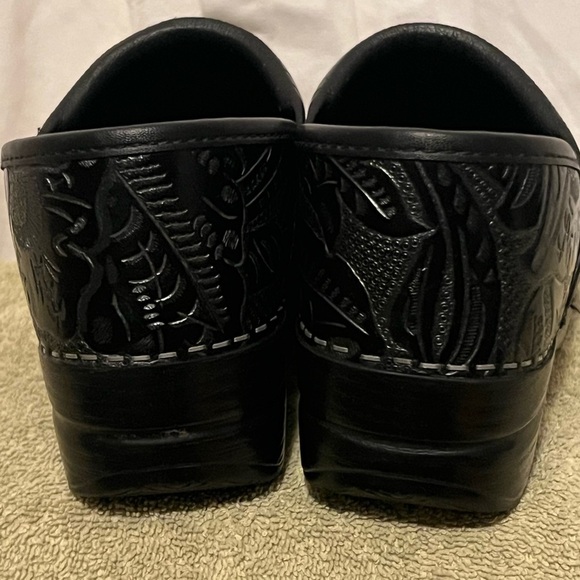 Dansko Professional Clogs Black Tooled Womens Euro Size 36 US 5.5 VGUC - Picture 5 of 11